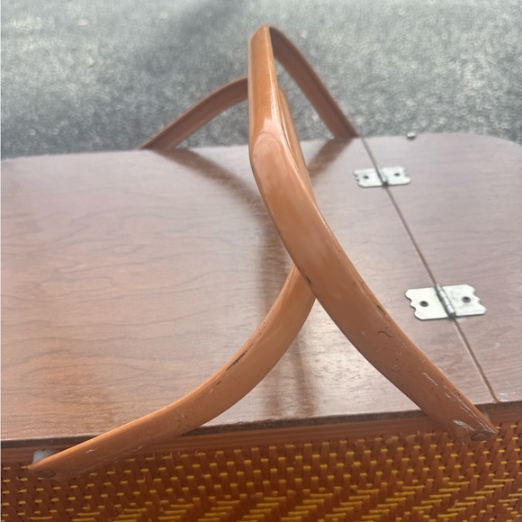 Redmon Picnic Basket  Wood Lid w/ metal Handles MCM - Picture 2 of 15